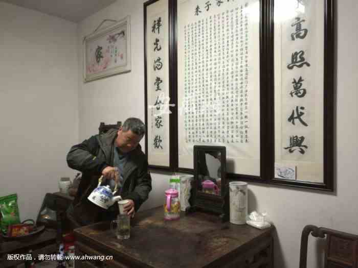 泾县查济：62岁老人备好糖果茶水等候晚辈拜年